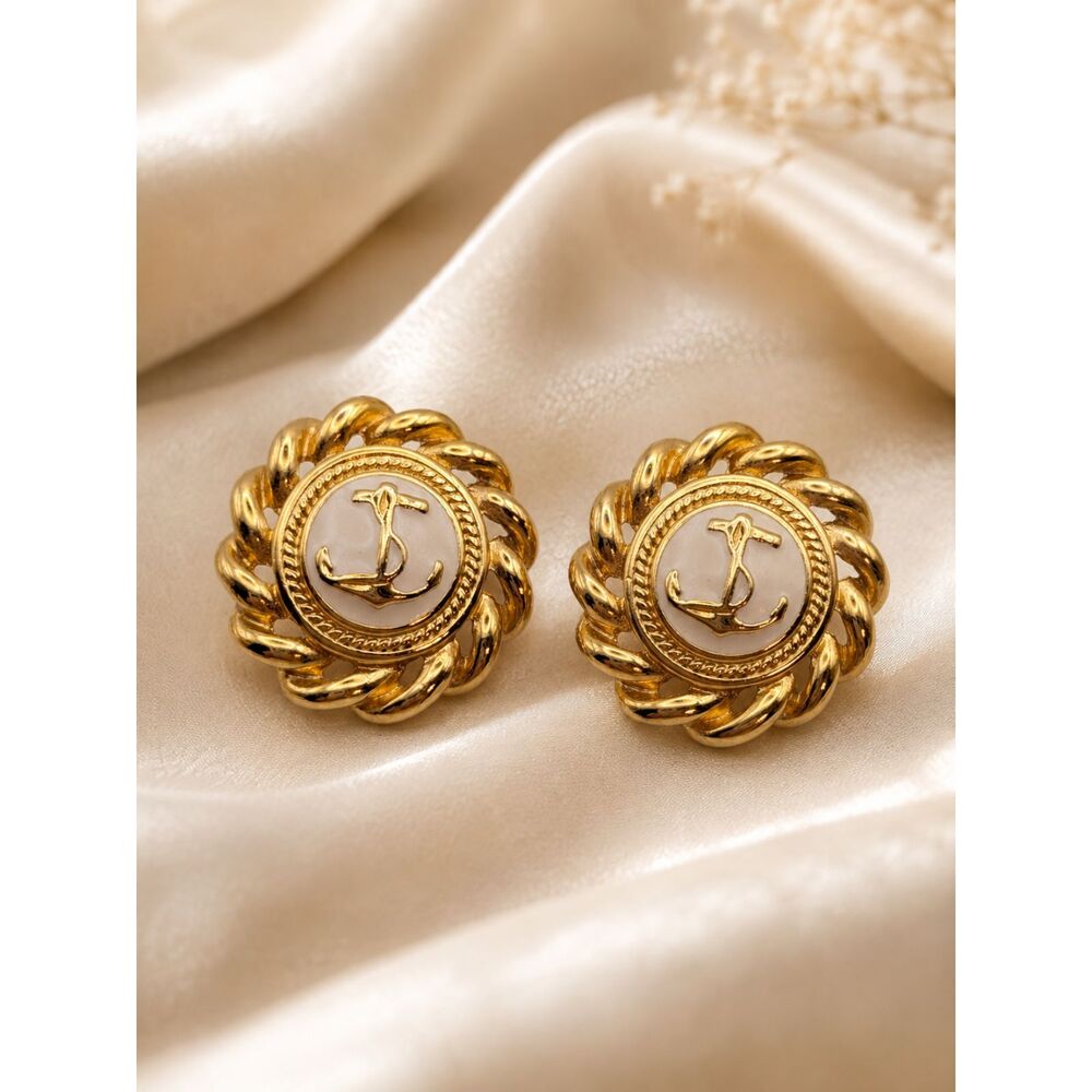 Vintage Gold Tone Anchor Earrings Cream Enamel Nautical Coastal Preppy 1.25in